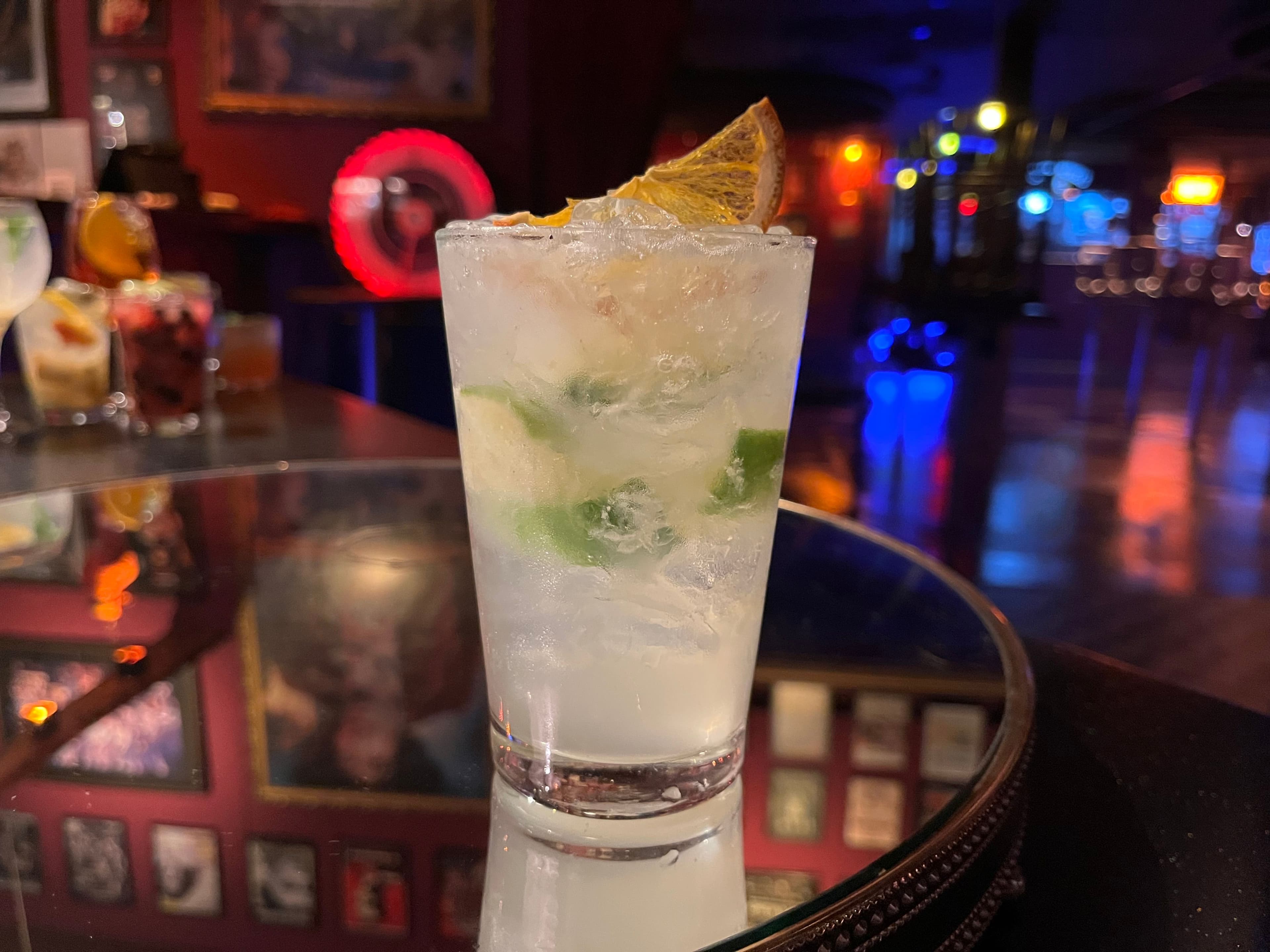 CACHAÇA + FRUTA