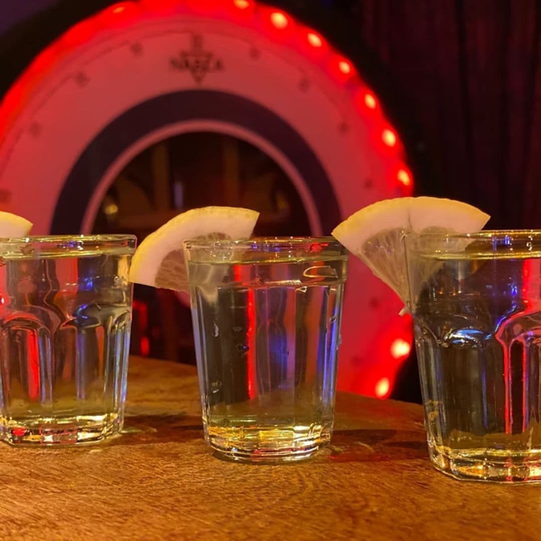 SHOT VODKA + MAÇÃ VERDE